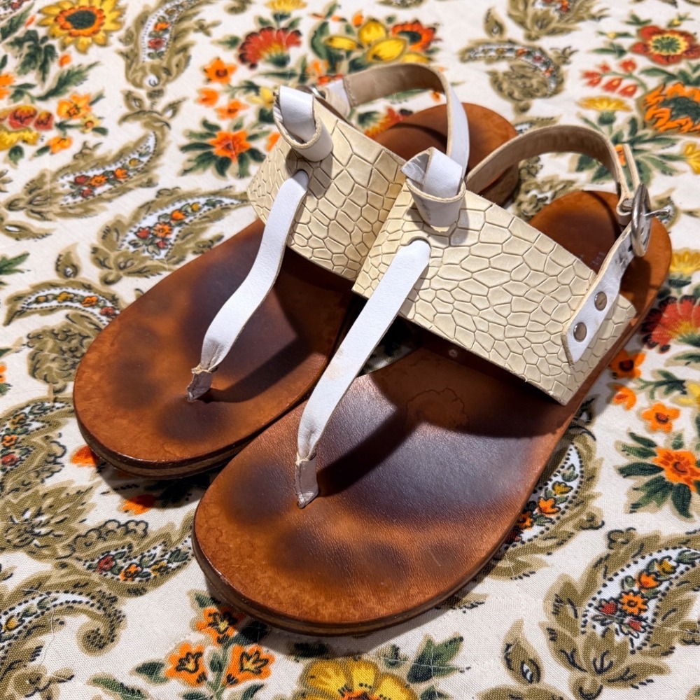 Rag & Bone Croc Embossed Leather Thong Sandals Cream White Tan Size 36.5 / 7